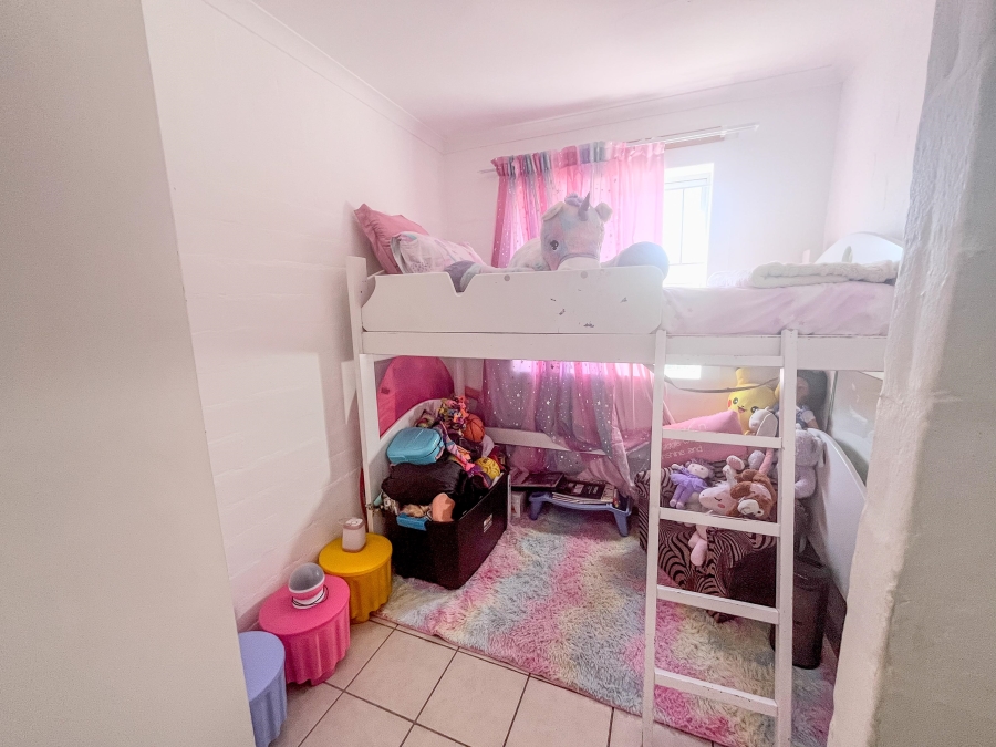 To Let 2 Bedroom Property for Rent in Pinelands Western Cape